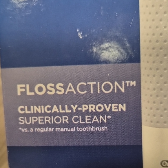 Rechargeable Toothbrush - Picture 6 of 9